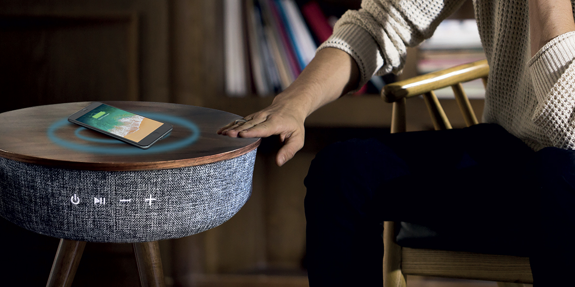 Dag Import crée l’évènement avec sa table enceinte design