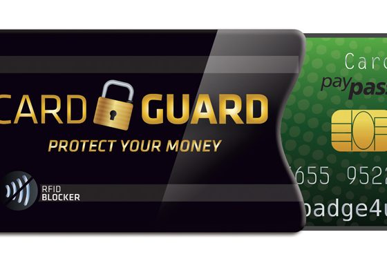 Badge4U-cardguard-with-card